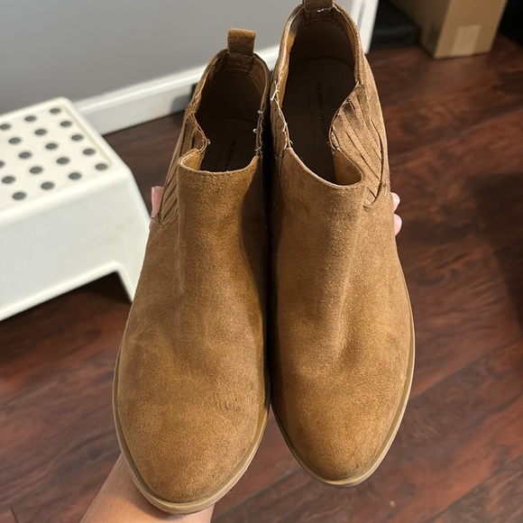 Suede Tan heeled boots - Picture 2 of 4